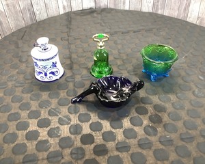 lot 152 image: Misc Glassware