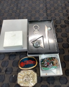 lot 77A image: Pen and Belt Buckle