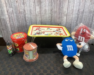 lot 133 image: Vintage Storage Tins
