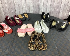 lot 127 image: NWT Womens Shoes