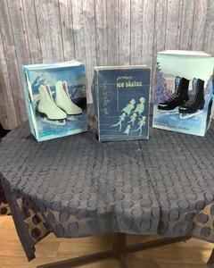 lot 115 image: Vintage Ice Skates