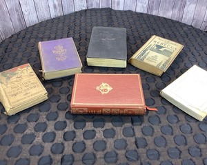 lot 119 image: Vintage Books