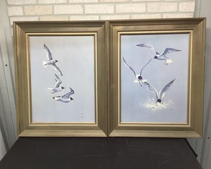lot 23 image: Seagulls Flying