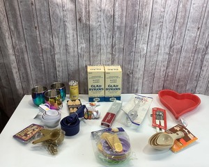 lot 70 image: New Kitchen Ware