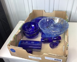 lot 2086 image: Blue Glassware