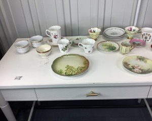 lot 196 image: Cups and Saucers