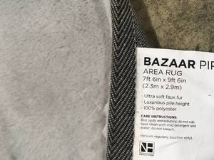 Bazar Piper Gray Area Rug 7 6 x 9 6 in like new condition see pictures