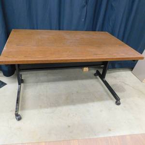 ROLLING TABLE