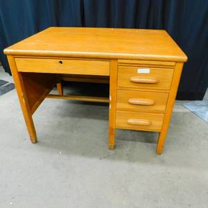 WOODEN DESK