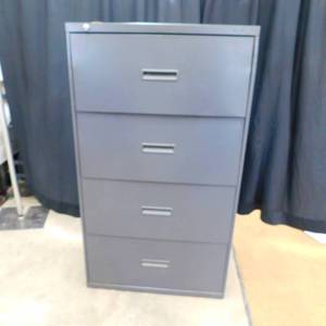 GRAY METAL FILE CABINENT