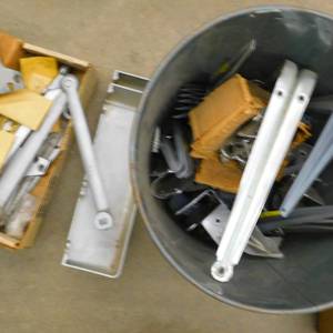 METAL GARBAGE CANDOOR STOPSBRACKETS
