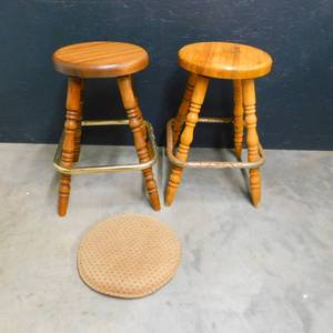 SHORT BAR STOOLS