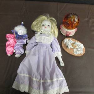 PORCELAIN DOLLS