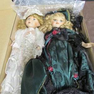 VINTAGE PORCELAIN DOLLS