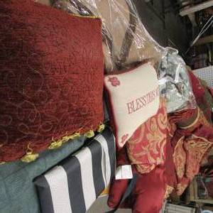 BEDDING LOT
