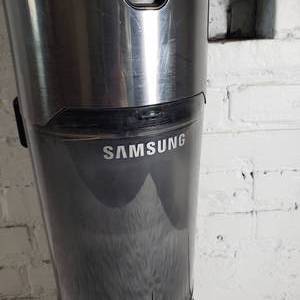 lot 92 image: Samsung Cyclone Force Vacuum