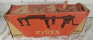 lot 166 image: Vintage Zyliss 4x11 Table Vice
