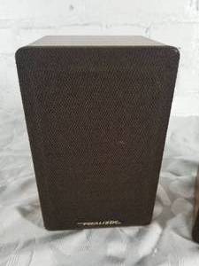 lot 85 image: Vintage Realistic Minimus-7W Stereo Speakers