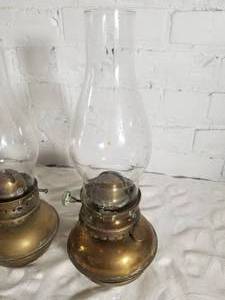 lot 82 image: Fantastic Antique Brass Oil Lamps