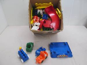 lot 16 image: mega blocks