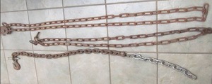 lot 33 image: chains