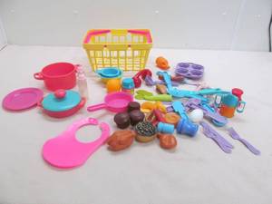 lot 66 image: childrens basket play food ,dishes