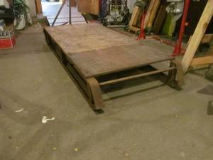 lot 122 image: vintage runner sled