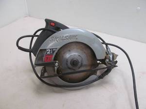 lot 141 image: Skilsaw circular saw