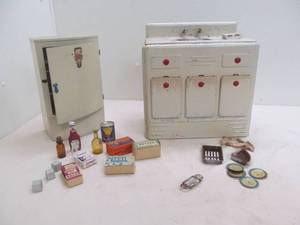 lot 143 image: Vintage metal kitchen set