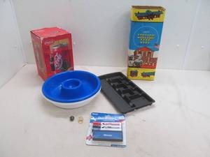 lot 188 image: Office organizer, dip trays, containers