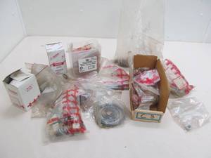 lot 211 image: Assortment of Yanmar parts