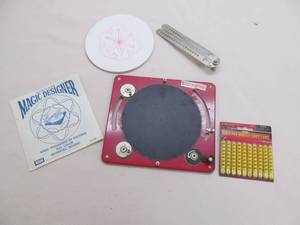 lot 213 image: Geometric designs, single shot caps