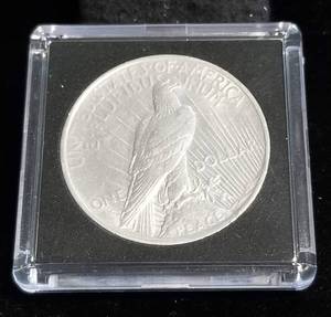 1922 PEACE SILVER DOLLAR UNC IN BLACK CASE