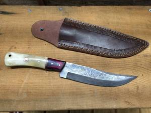 lot 39 image: Custom Hunting Knife