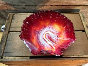 lot 52 image: Vintage Imperial Cranberry Slag Glass Ruffled 10 Bowl