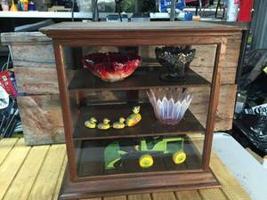 lot 83 image: Amazing Antique Countertop Display Cabinet