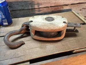 lot 90 image: Antique Wood & Cast Block Pulley