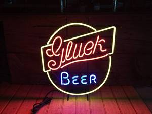 lot 105 image: Gluek Beer Neon Lighted Sign