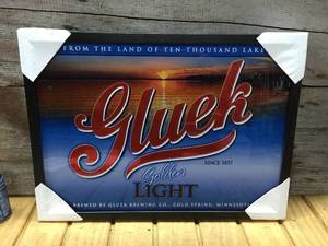 lot 106 image: Gluek Golden Light Framed Beer Sign