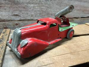 lot 118 image: 1930s Wyandotte Pressed Steel Marble Shooter Cannon Truck