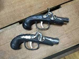lot 132 image: Pair Vintage Dualing Pistol-Gun Lighters