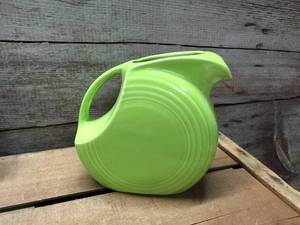 lot 151 image: Fiesta Retired Chartreuse Pitcher - Nice