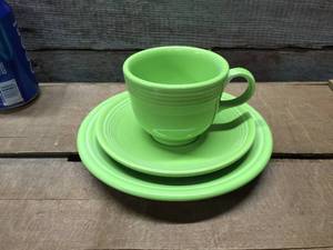 lot 154 image: Fiesta Retired Chartreuse Cup, Saucer, Dessert Plate - Nice