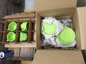 lot 157 image: Fiesta Retired Chartreuse 20pc Set with Box