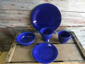 lot 211 image: Vintage Fiesta Cobalt Blue 5pcs Plates, Cup, Bowl, Sugar