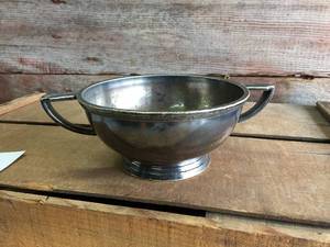 lot 227 image: Unusual Antique Cunard Oceanliner Silverplate Bowl from the Queen Mary
