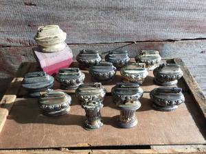 lot 230 image: 15 Vintage Ronson Metal TableDesk Lighters
