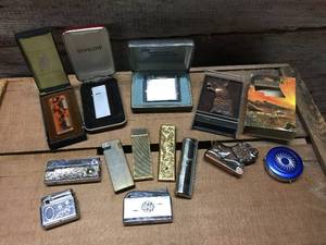 lot 242 image: Group Vintage Pocket LIghters