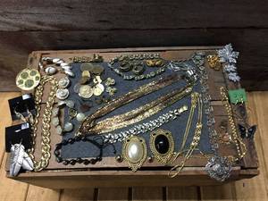 lot 249 image: Nice Group Vintage and Costume Jewelry Earrings, Necklaces, Brooch, Bracelet