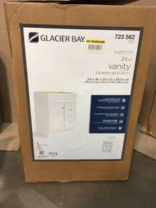 Pallet with Bathroom Items some damaged see pictures
